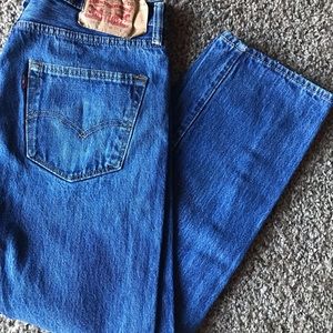 HOT BUY 🔥🔥 501 Levi’s original button fly 31x30